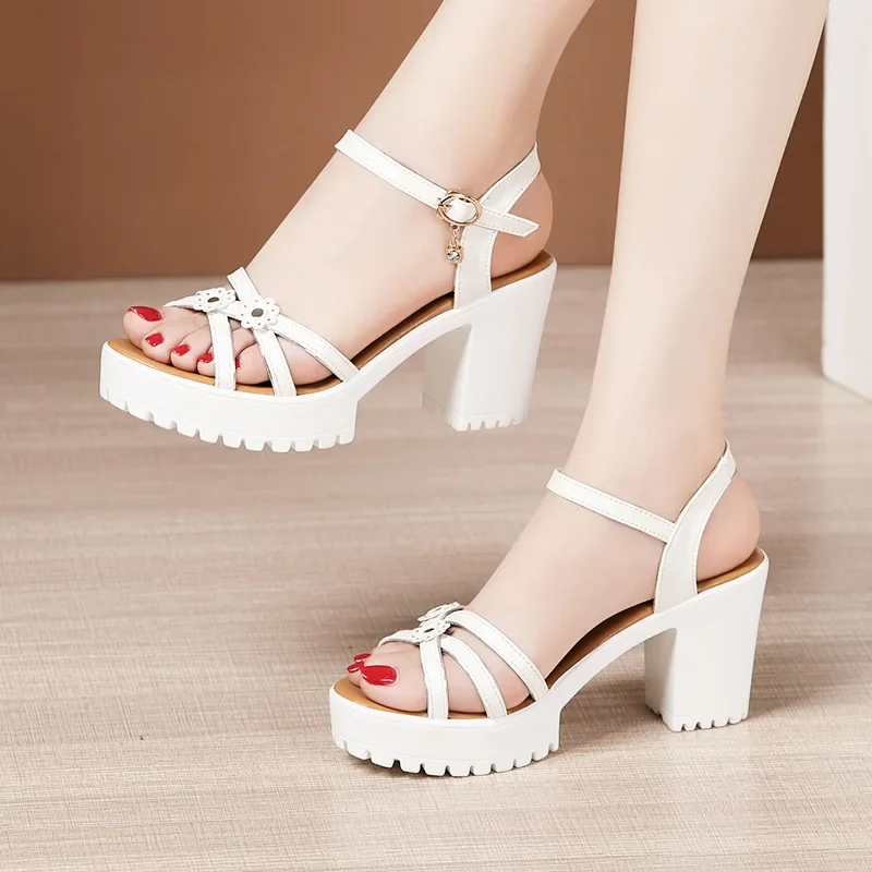 รองเท้าส้นสูงแบบแพลตฟอร์มหนังน - Women Shoes Model บทวิจารณ์และราคา